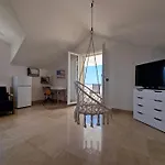 Stress Free Garden House *
