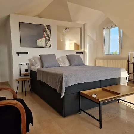 Stress Free Garden House * بول