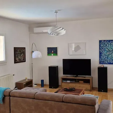 Stress Free Garden House *