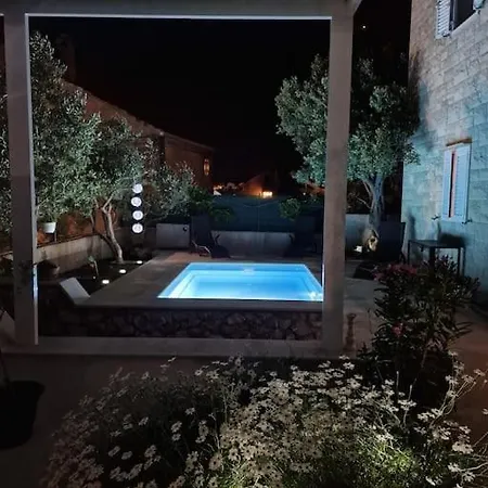 بيت للعطل Stress Free Garden House